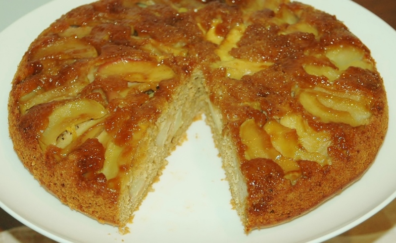 caramel upside down apple cake