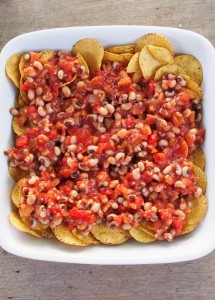 tip bean and salsa mix evenly over corn chips