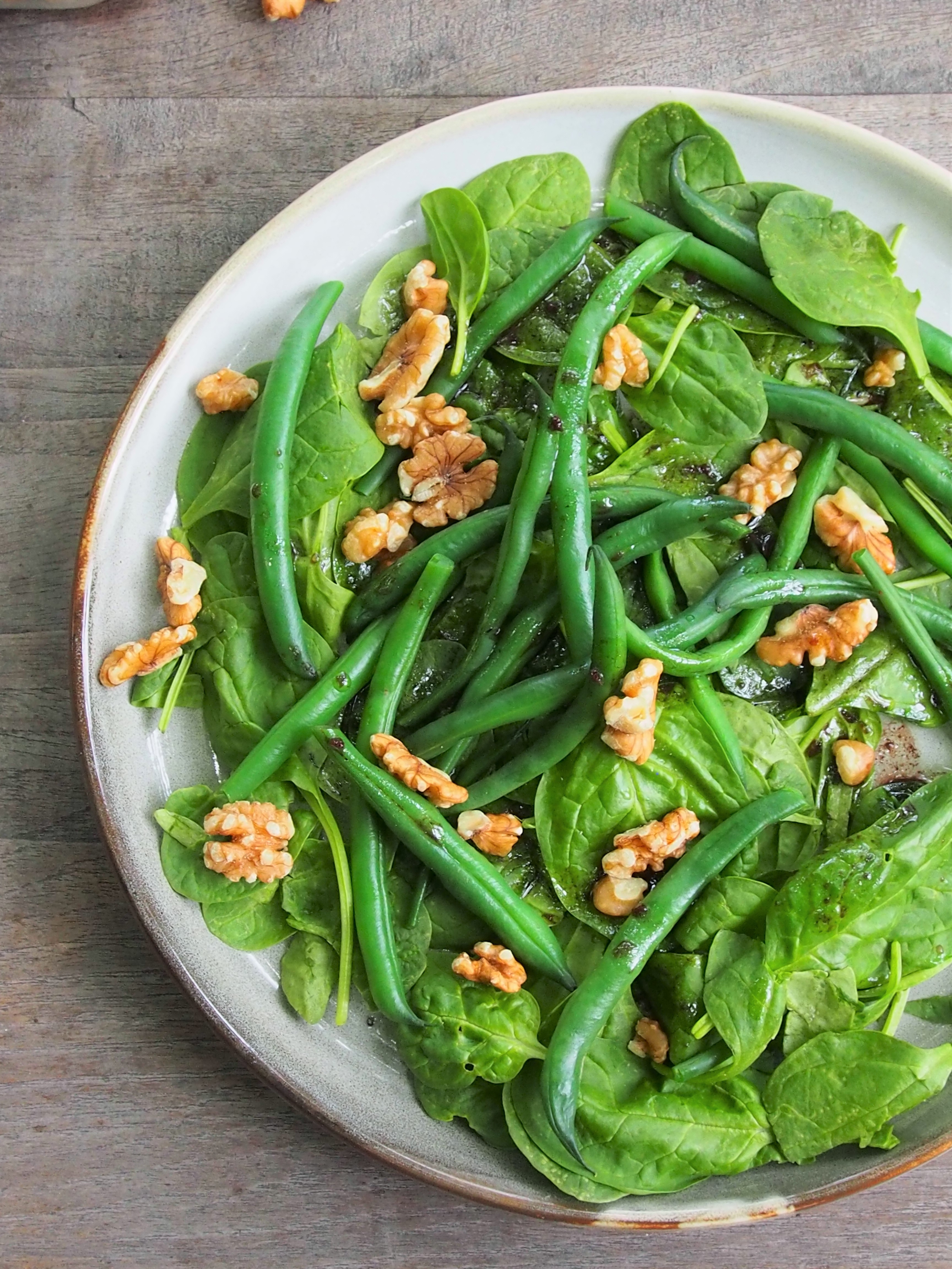 spinach bean and walnut salad