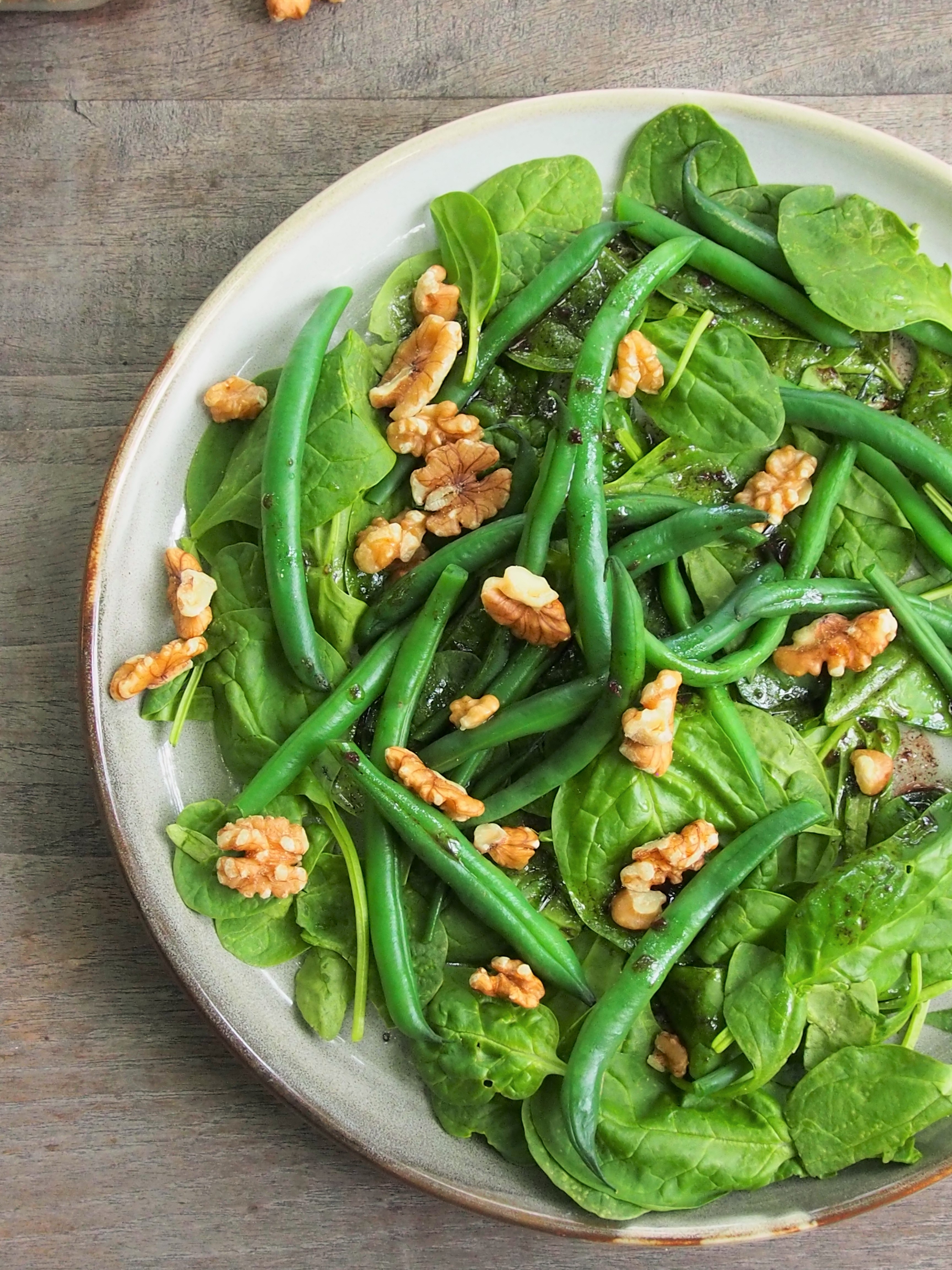 spinach bean and walnut salad